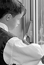 Please wait while images load...