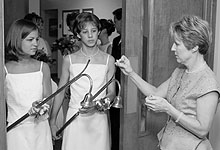 Please wait while images load...